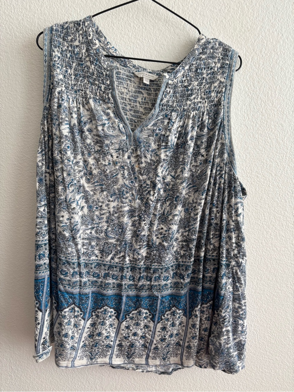 Smocked V-Neck Sleeveless Tank Top in Blue Floral Print